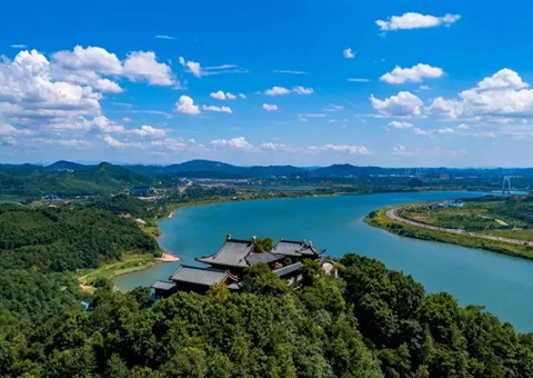 ���϶�ؿ�չ̼����̽����̬��Ʒ��ֵʵ��·��