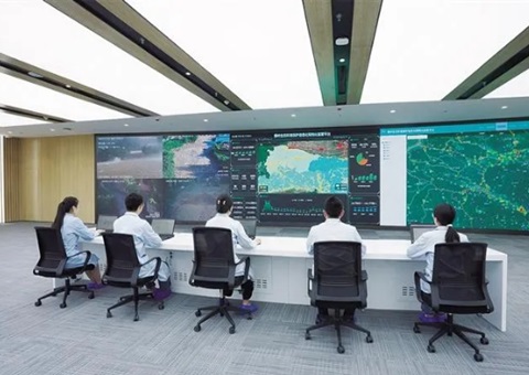 ʵ����άΪ��������������ϡ����ֳ��